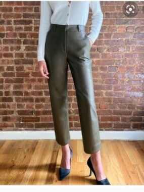 Aritzia Babaton Command
Cropped Faux Leather Pant in olive green